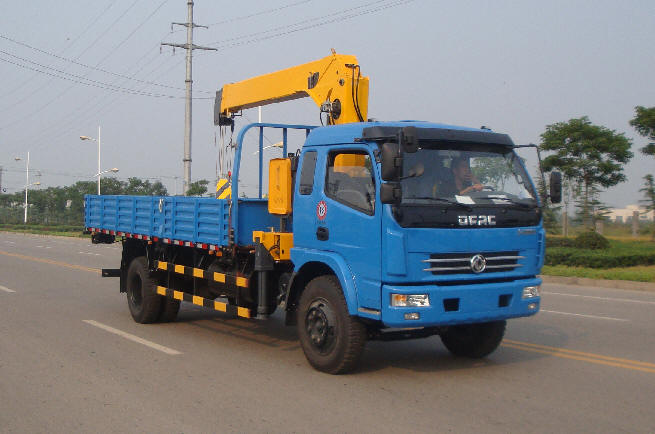 平山區(qū)隨車(chē)吊廠家直銷(xiāo) 最新國(guó)四隨車(chē)吊價(jià)格解析與選購(gòu)指南